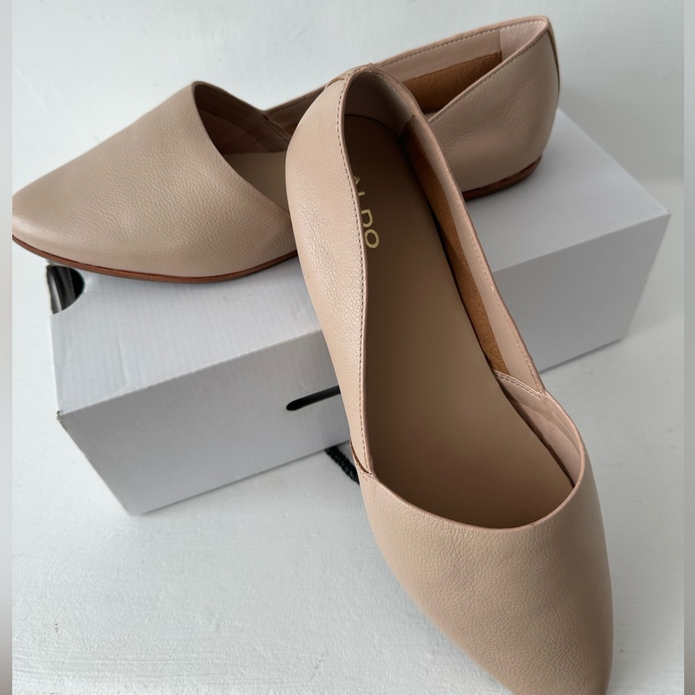 NWT Aldo Blanchette woman’s size 10 nude point toed leather flats